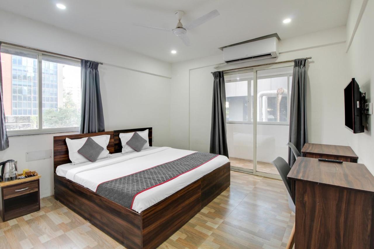 Super Oyo Townhouse 1237 Balewadi Hotell Méribel Village Exteriör bild